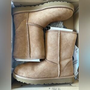 Ugg short boots size 11